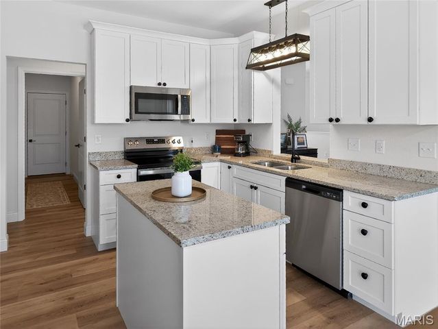 3525 Weatherby Lane, Farmington, MO 63640