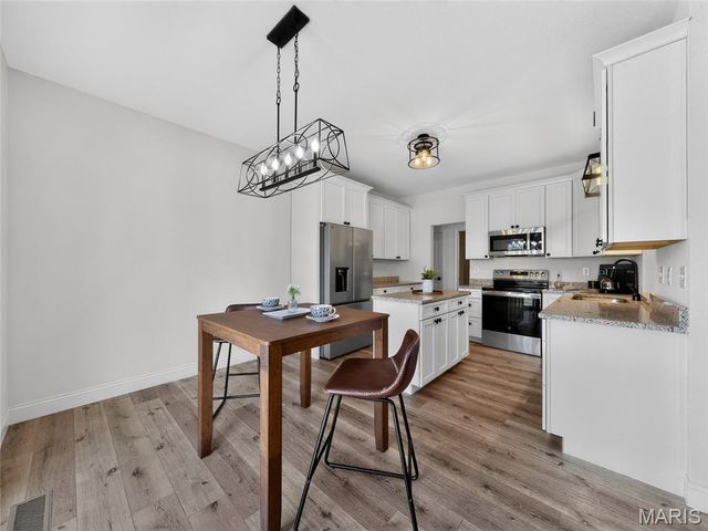 3525 Weatherby Lane, Farmington, MO 63640