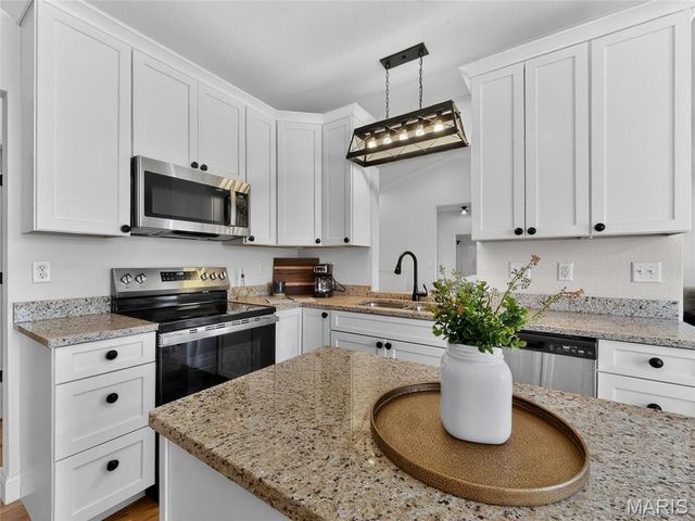 3525 Weatherby Lane, Farmington, MO 63640