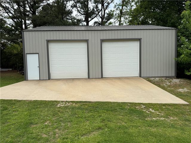 1710 Steele Road, Tontitown, AR 72762