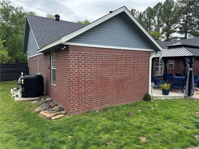 1710 Steele Road, Tontitown, AR 72762