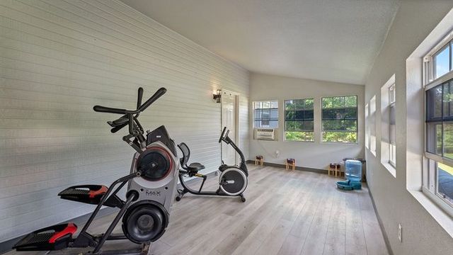 1710 Steele Road, Tontitown, AR 72762
