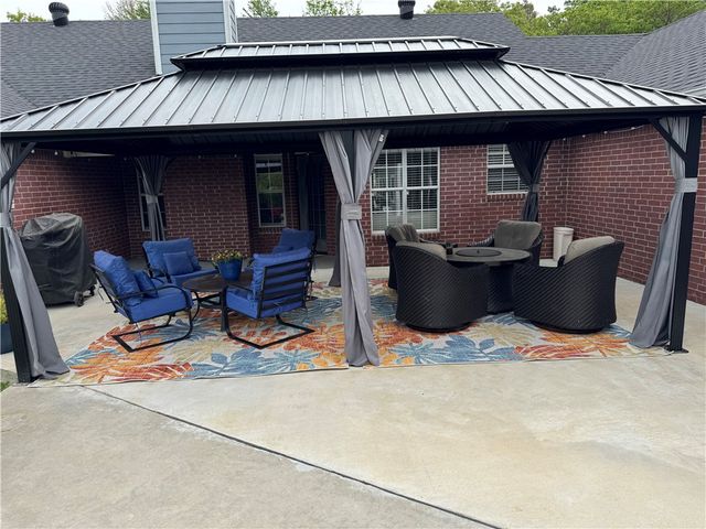 1710 Steele Road, Tontitown, AR 72762