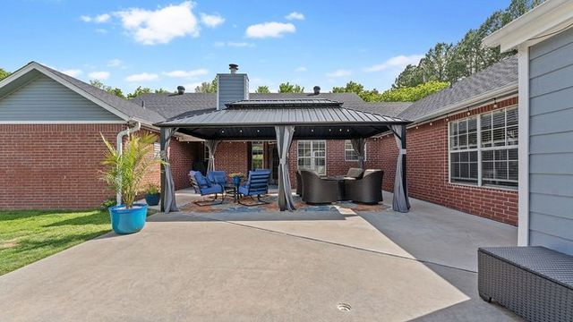 1710 Steele Road, Tontitown, AR 72762