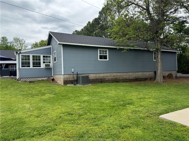 1710 Steele Road, Tontitown, AR 72762
