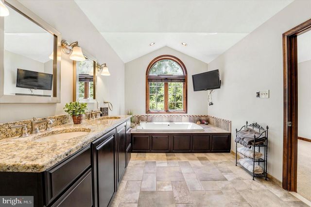 1980 TERWOOD RD, Huntingdon Valley, PA 19006