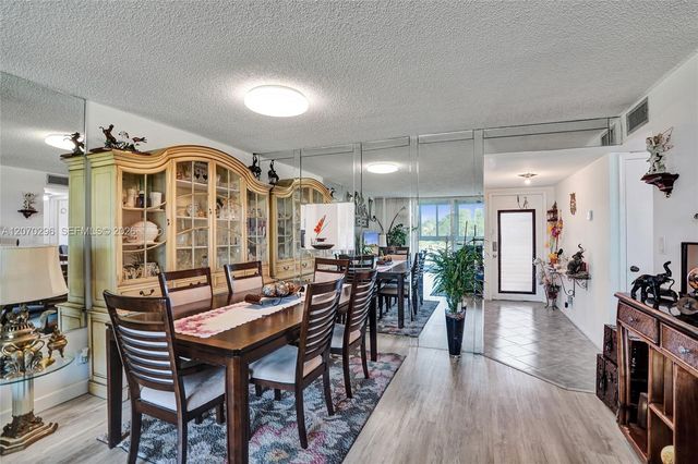 9461 Sunrise Lakes Boulevard 208, Sunrise, FL 33322