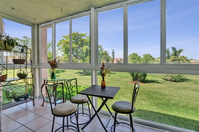 9461 Sunrise Lakes Boulevard 208, Sunrise, FL 33322