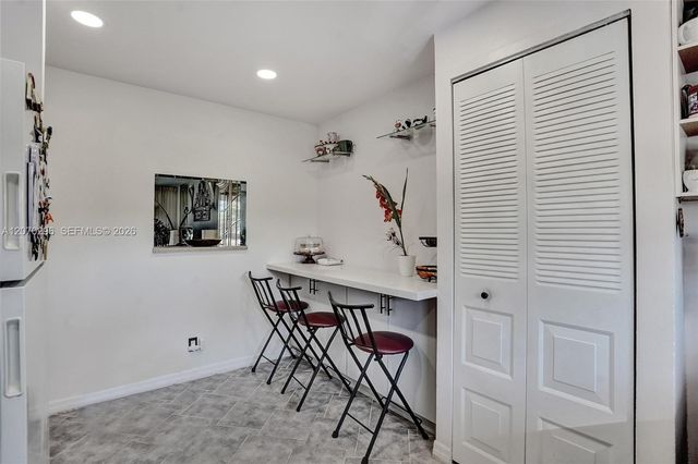 9461 Sunrise Lakes Boulevard 208, Sunrise, FL 33322
