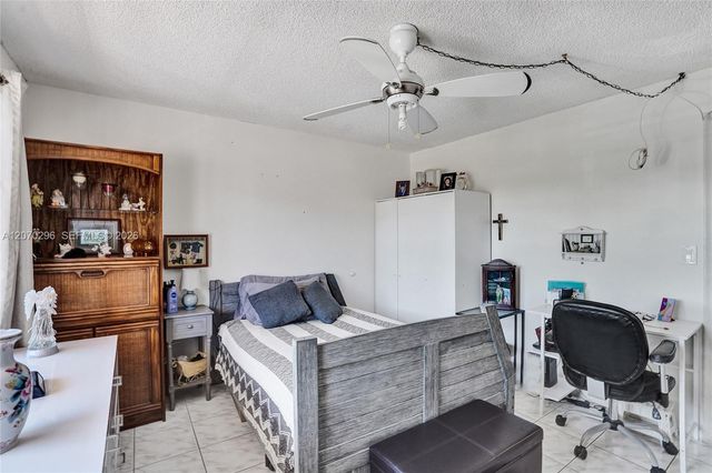 9461 Sunrise Lakes Boulevard 208, Sunrise, FL 33322