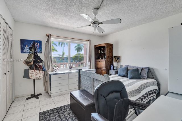9461 Sunrise Lakes Boulevard 208, Sunrise, FL 33322