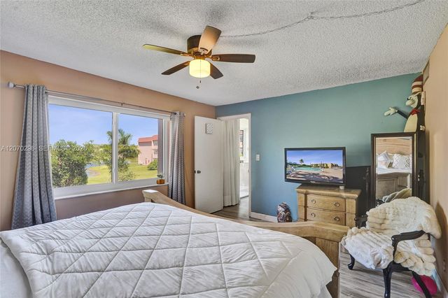 9461 Sunrise Lakes Boulevard 208, Sunrise, FL 33322