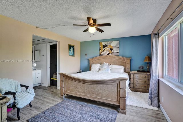 9461 Sunrise Lakes Boulevard 208, Sunrise, FL 33322