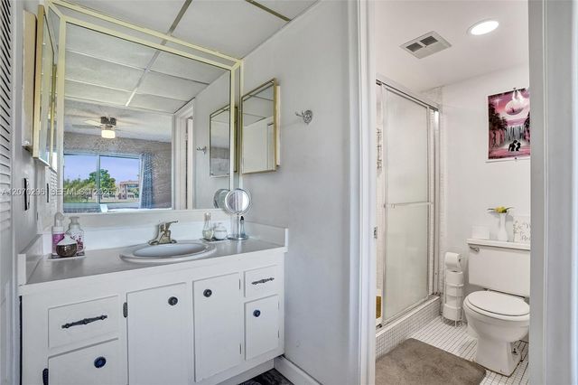 9461 Sunrise Lakes Boulevard 208, Sunrise, FL 33322