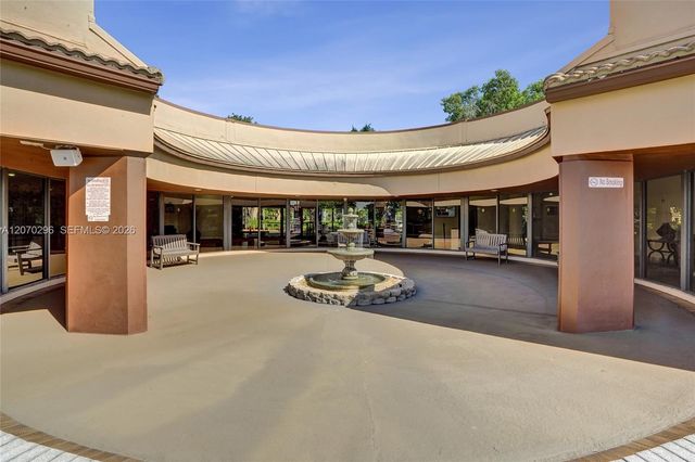 9461 Sunrise Lakes Boulevard 208, Sunrise, FL 33322