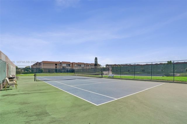 9461 Sunrise Lakes Boulevard 208, Sunrise, FL 33322