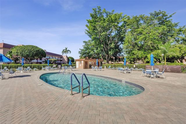 9461 Sunrise Lakes Boulevard 208, Sunrise, FL 33322