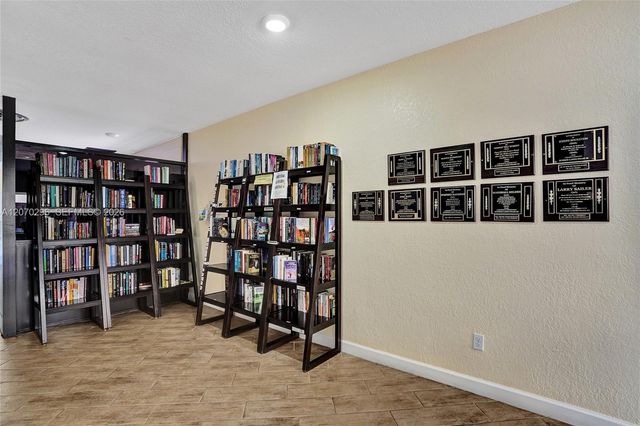 9461 Sunrise Lakes Boulevard 208, Sunrise, FL 33322
