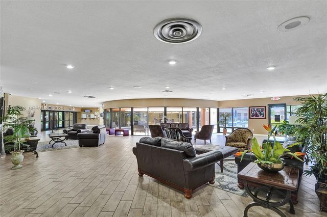 9461 Sunrise Lakes Boulevard 208, Sunrise, FL 33322