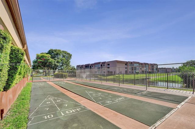9461 Sunrise Lakes Boulevard 208, Sunrise, FL 33322