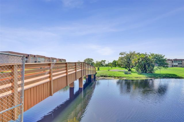9461 Sunrise Lakes Boulevard 208, Sunrise, FL 33322