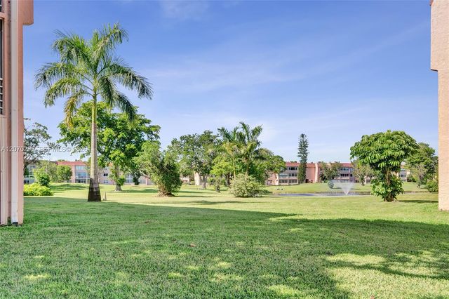 9461 Sunrise Lakes Boulevard 208, Sunrise, FL 33322