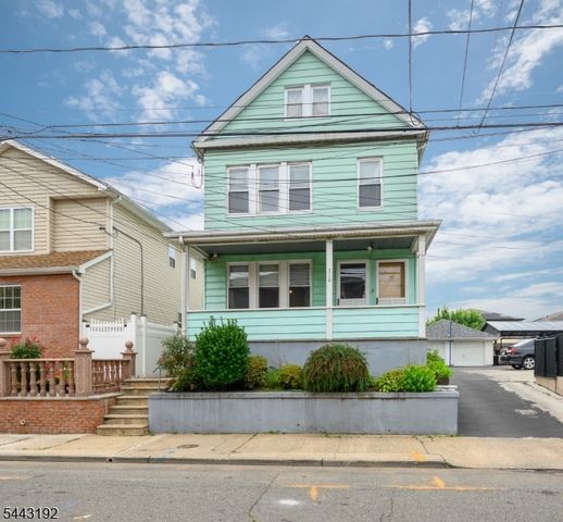 710 Mcgillvray Pl, Linden City, NJ 07036