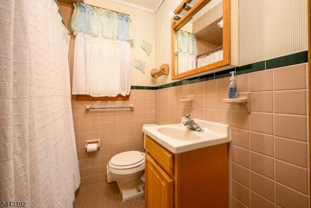 710 Mcgillvray Pl, Linden City, NJ 07036