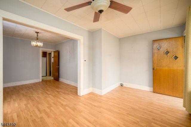 710 Mcgillvray Pl, Linden City, NJ 07036