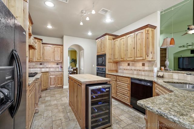 40040 N 3988 Road, Collinsville, OK 74021