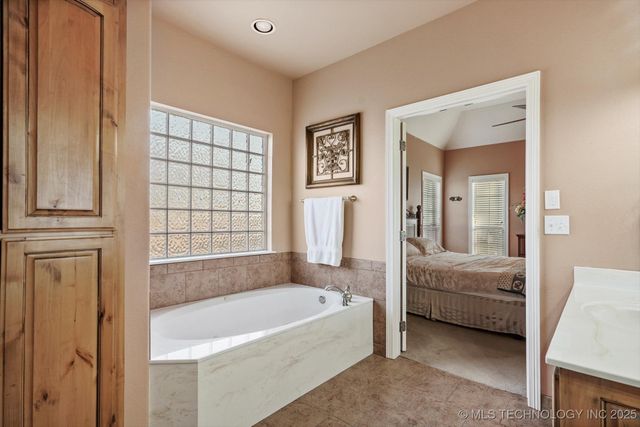 40040 N 3988 Road, Collinsville, OK 74021