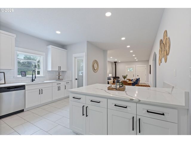 27741 Se WALLACE Rd, Estacada, OR 97023
