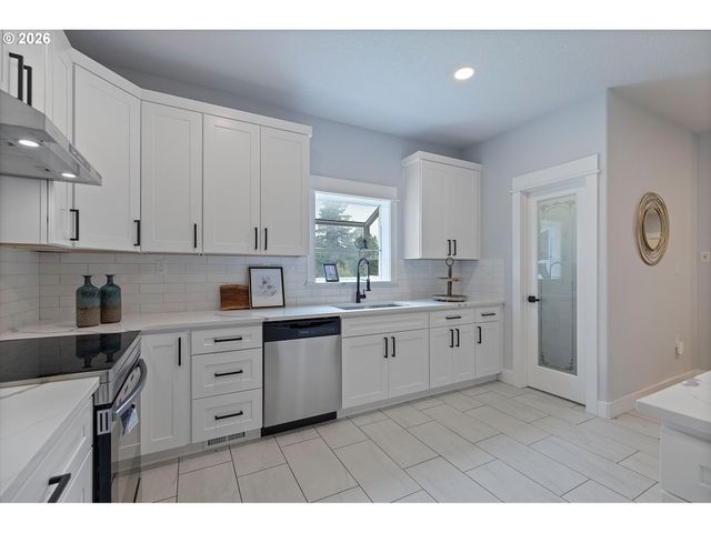 27741 Se WALLACE Rd, Estacada, OR 97023