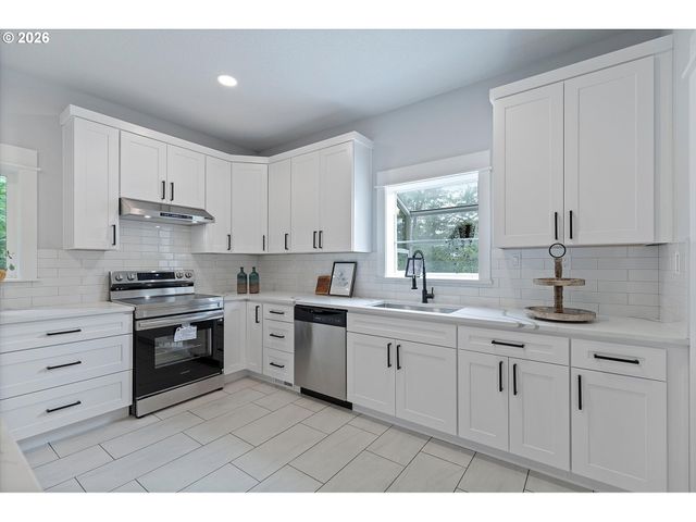 27741 Se WALLACE Rd, Estacada, OR 97023