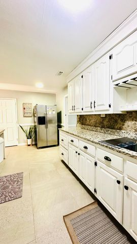 1532 W Robinhood Drive, Charleston, SC 29407