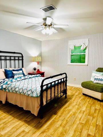 1532 W Robinhood Drive, Charleston, SC 29407