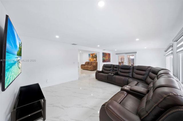 1310 SW 78th Ave, Miami, FL 33144