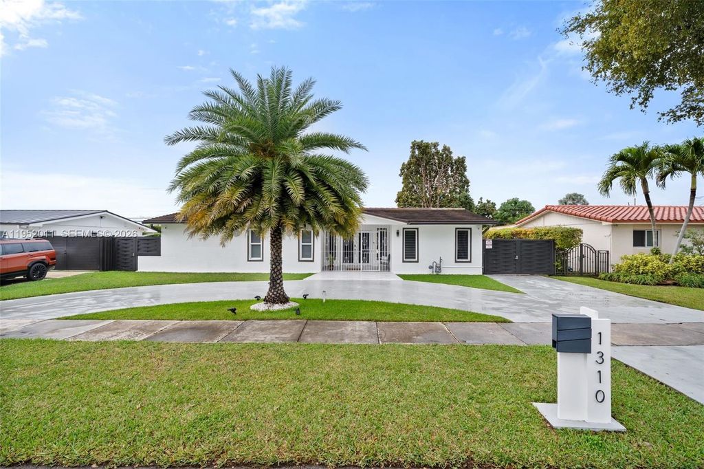 1310 SW 78th Ave, Miami, FL 33144