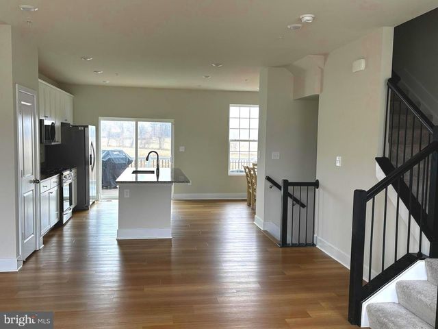 1454 CLINGMANS DOME DR, Frederick, MD 21702