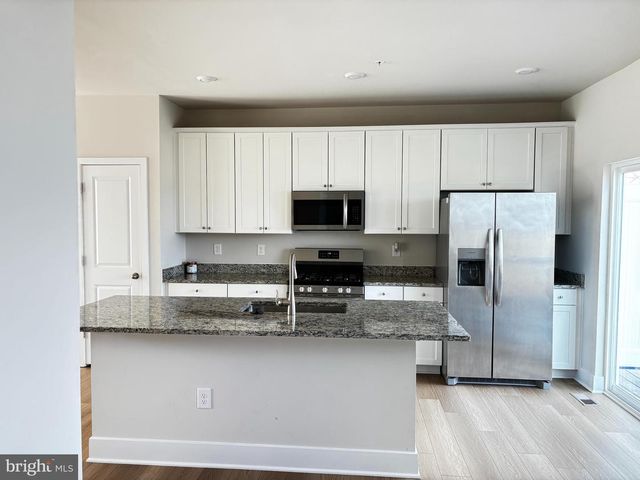 1454 CLINGMANS DOME DR, Frederick, MD 21702