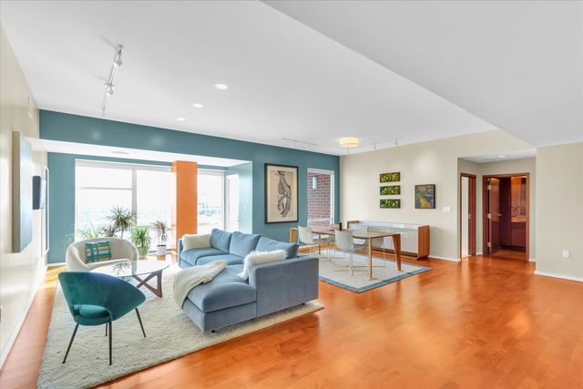 301 N Neil Street 608, Champaign, IL 61820