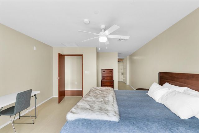 301 N Neil Street 608, Champaign, IL 61820