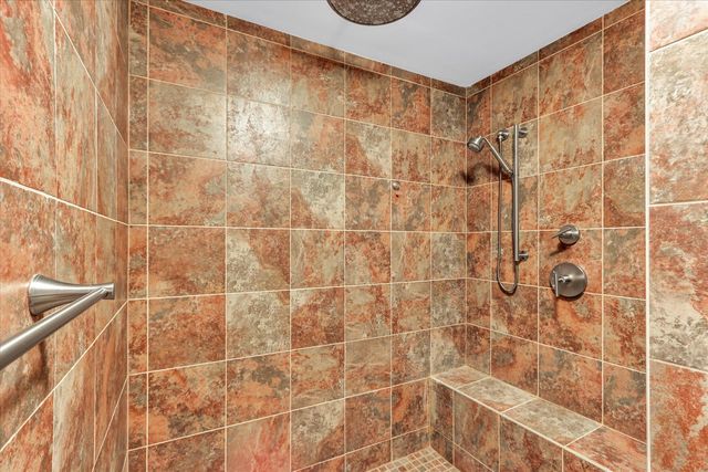 301 N Neil Street 608, Champaign, IL 61820