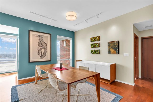 301 N Neil Street 608, Champaign, IL 61820