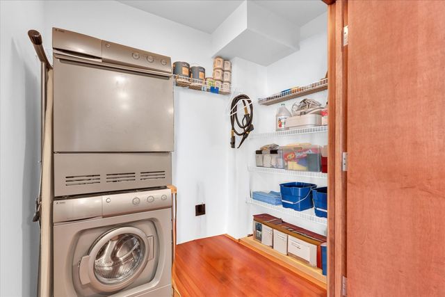 301 N Neil Street 608, Champaign, IL 61820