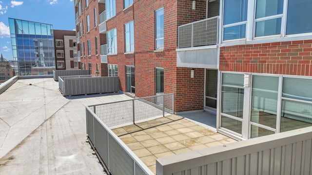 301 N Neil Street 608, Champaign, IL 61820