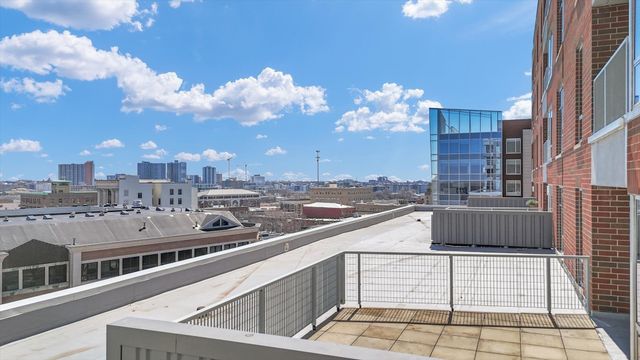 301 N Neil Street 608, Champaign, IL 61820