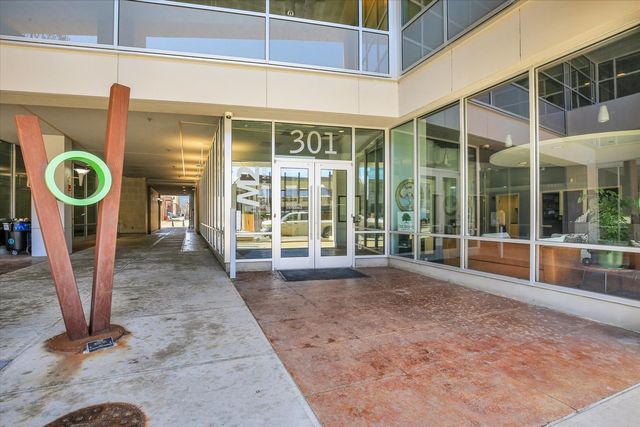 301 N Neil Street 608, Champaign, IL 61820