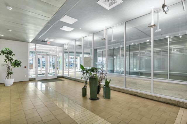 301 N Neil Street 608, Champaign, IL 61820