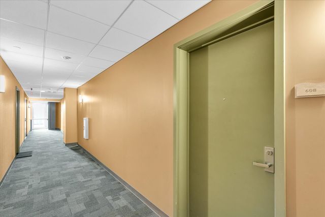 301 N Neil Street 608, Champaign, IL 61820